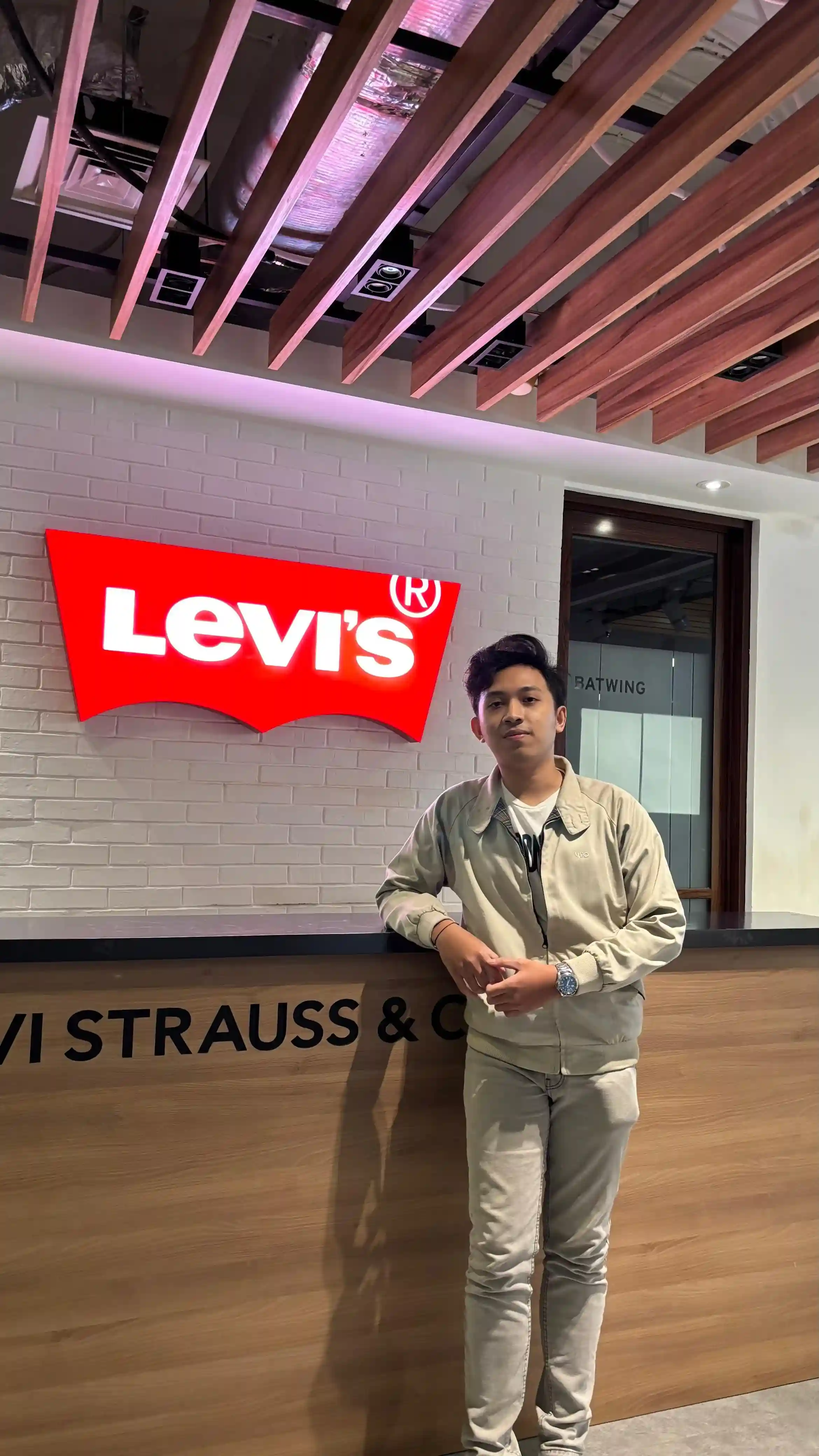levis.webp